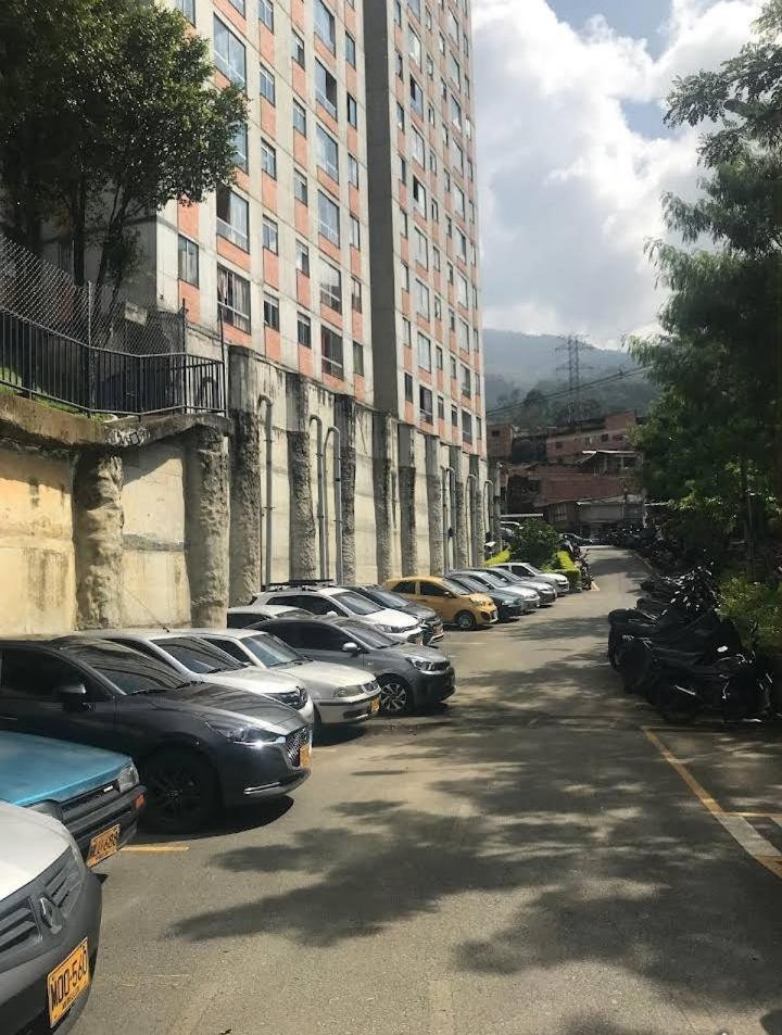מדיין Apartamento Vistas Lindas Cerca Centro מראה חיצוני תמונה