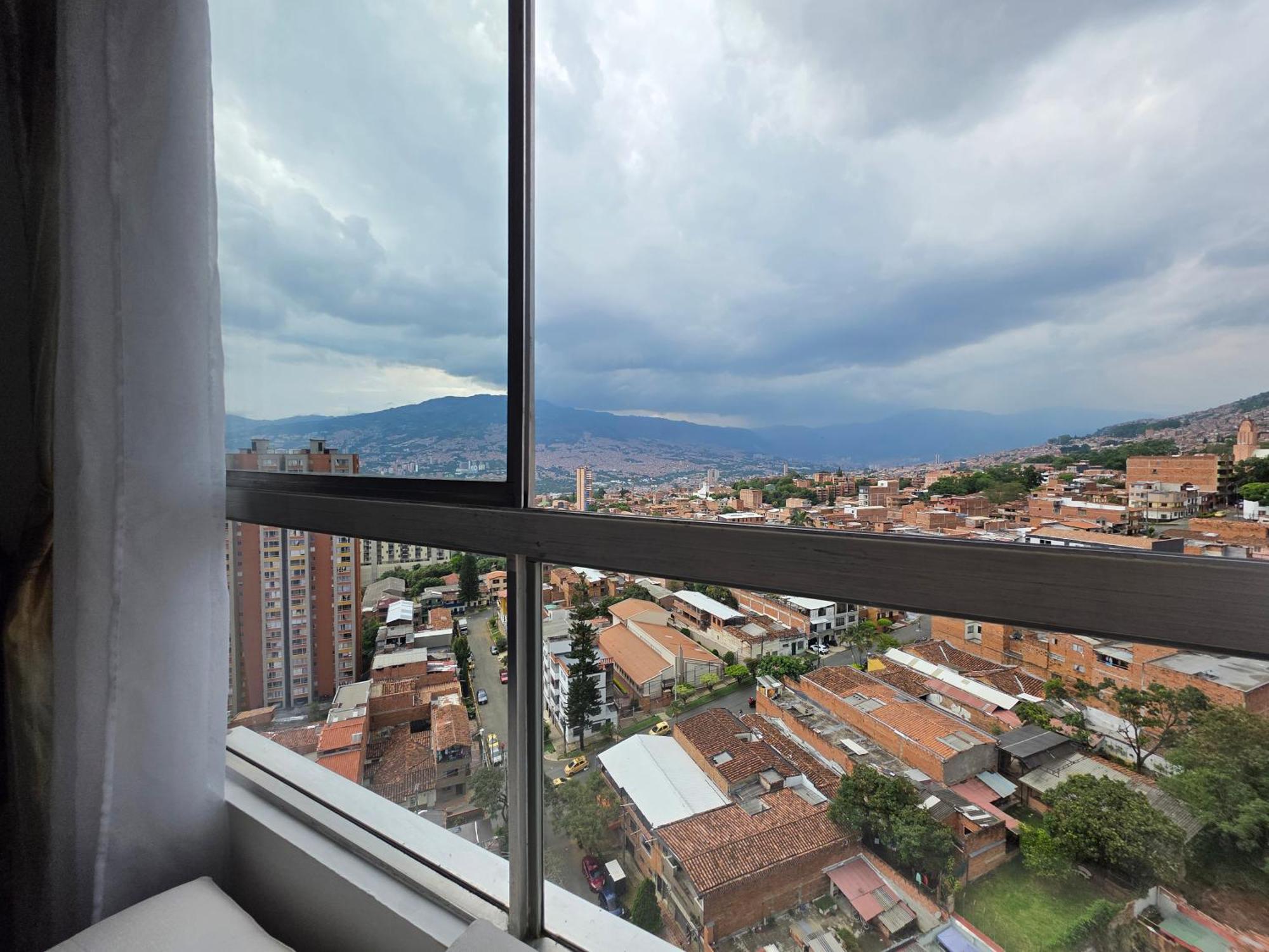מדיין Apartamento Vistas Lindas Cerca Centro מראה חיצוני תמונה