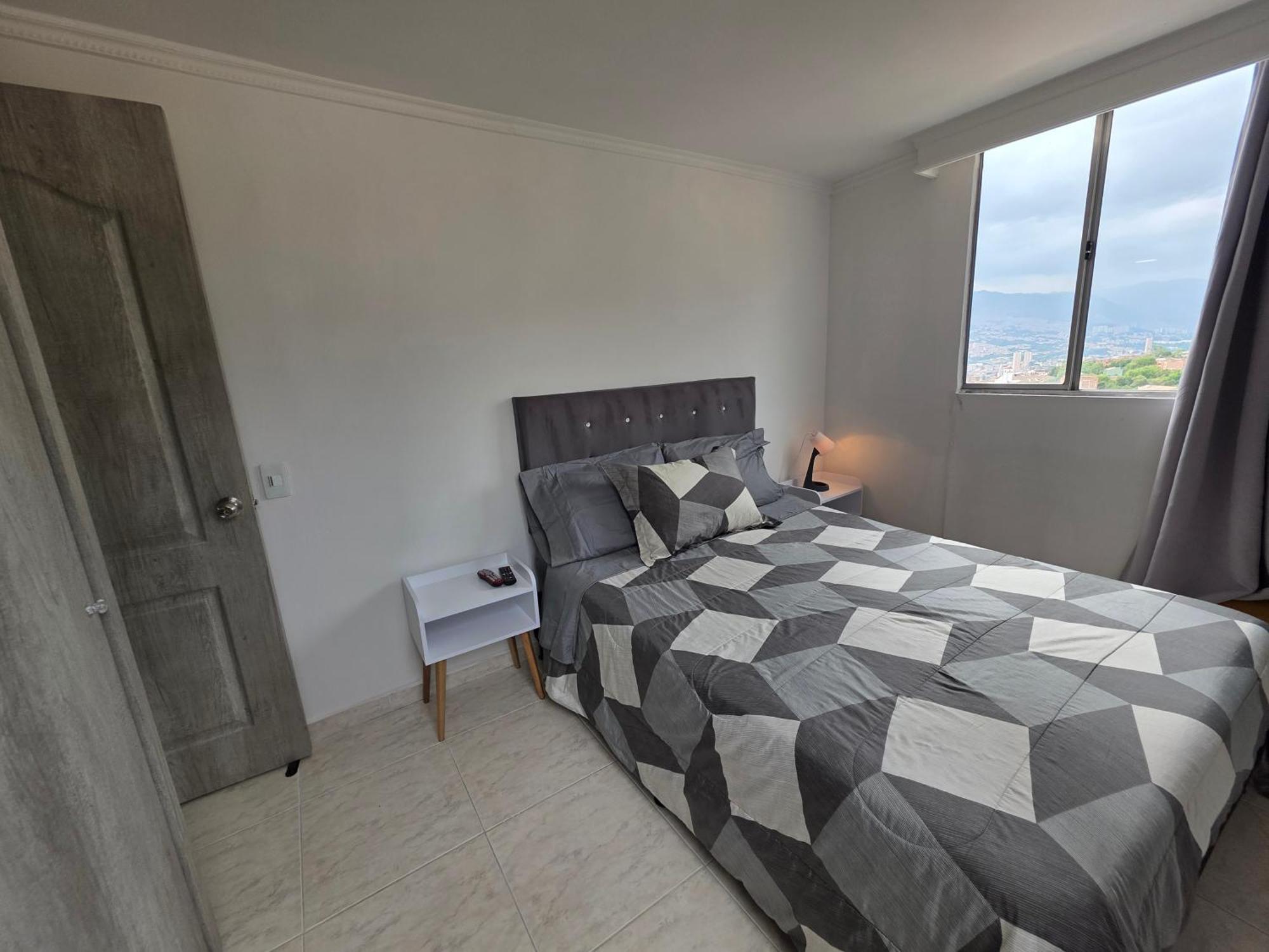 מדיין Apartamento Vistas Lindas Cerca Centro מראה חיצוני תמונה